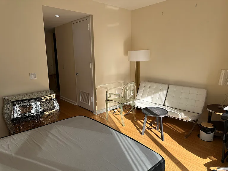 350 W 53rd St #5B — Photo 10
