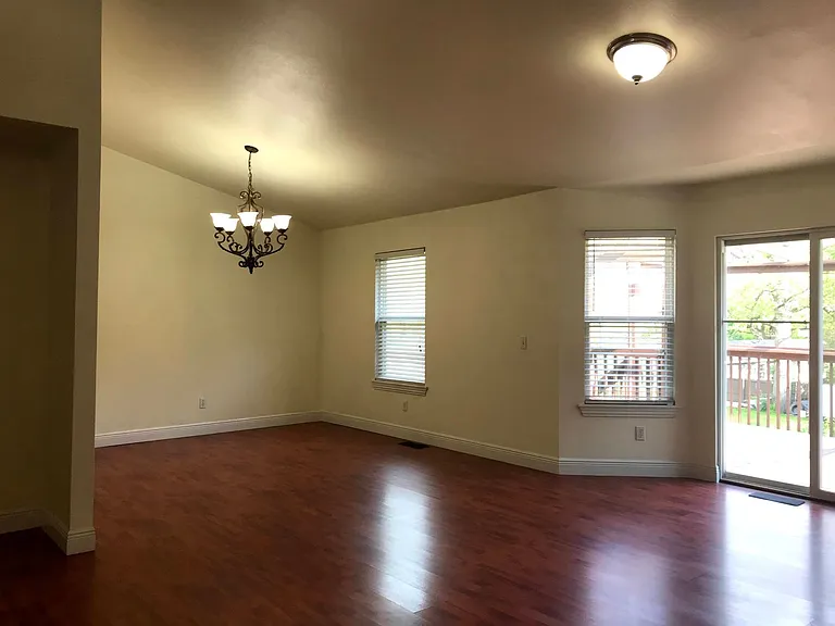 1652 W Cedar St — Photo 5