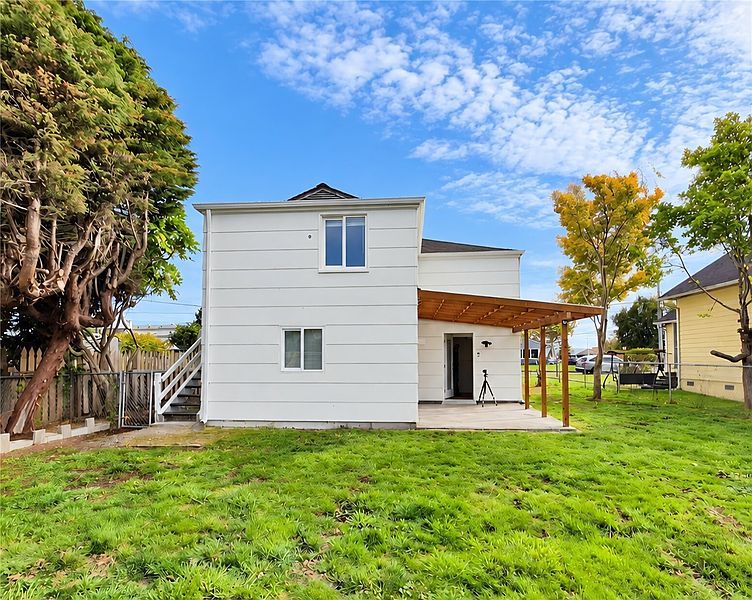 4th image of 720 7th Street