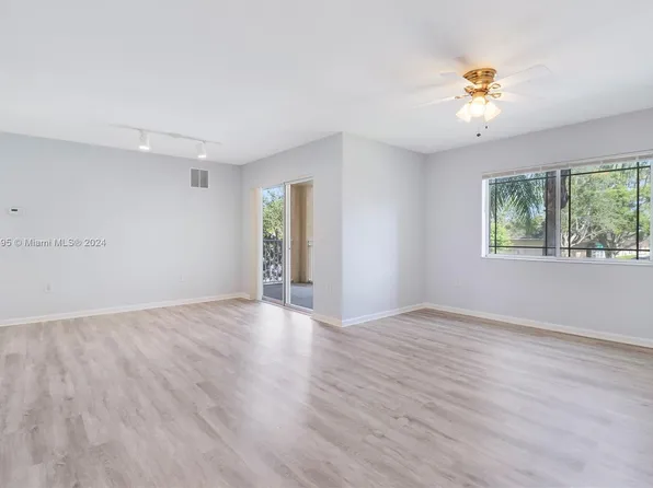 131 SW Palm Dr APT 205, Port Saint Lucie, FL 34986
