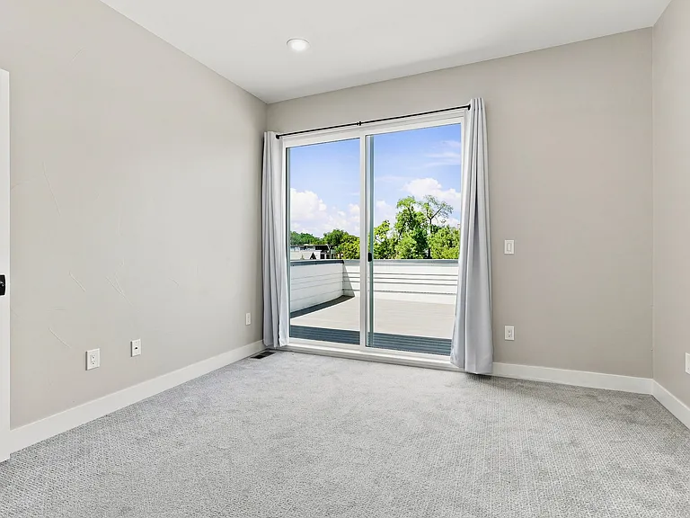 3832 Jason St #5A — Photo 37