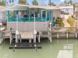 822 W Oyster Dr, Port Isabel, TX 78578