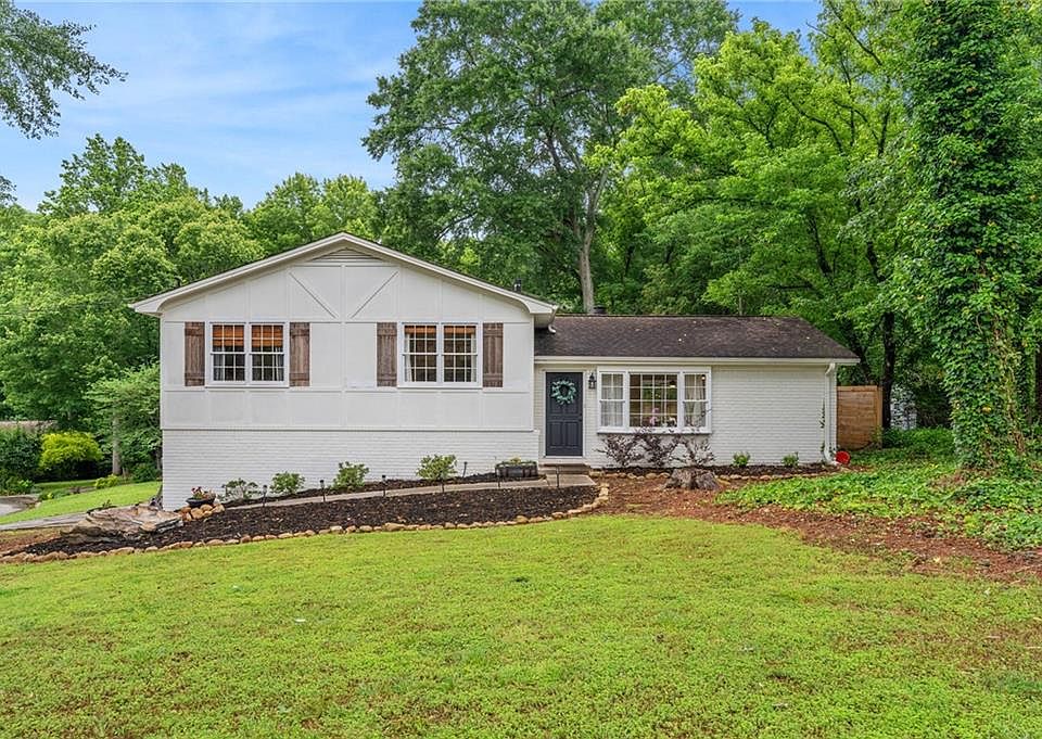 1st image of 4120 Valley Wood Dr NW