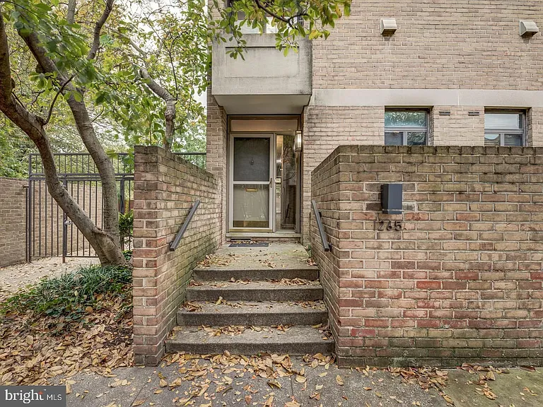 1265 Delaware Ave SW #52 — Photo 2