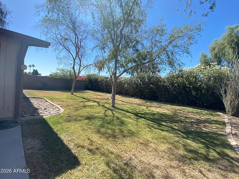 6728 W Vogel Ave — Photo 17