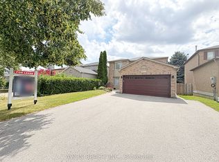 2396 Annan Woods Dr, Pickering, ON L1X 2K6