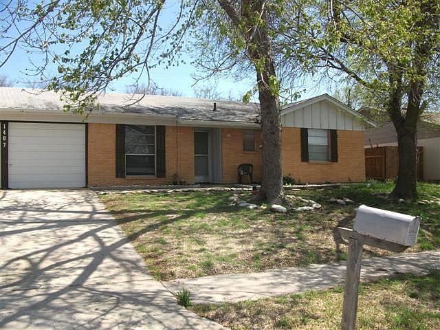 1st image of 1407 Little St