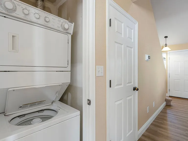 6276 Riverdale Dr — Photo 13