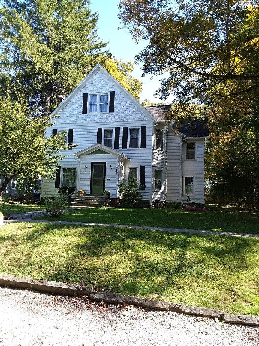 18 Park St photo 1