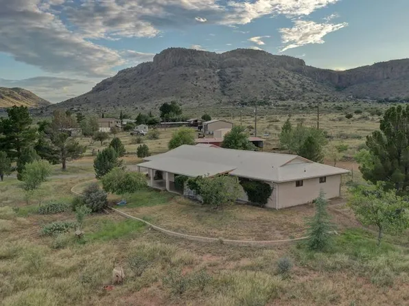 105 Canyon Dr, Alpine, TX 79830