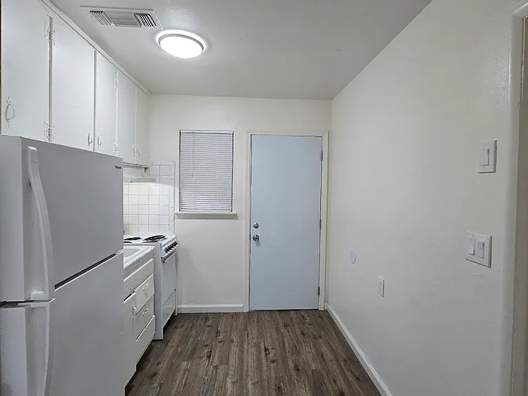 221 E Tuolumne St #221 — Photo 11
