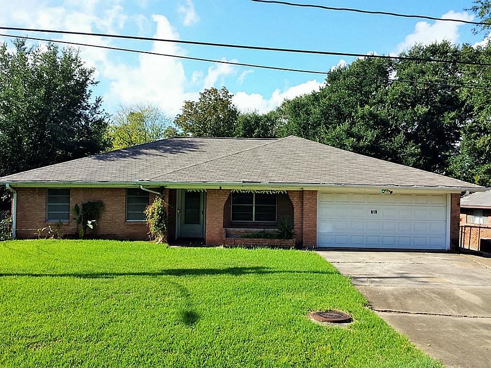 1st image of 818 Westmont Dr