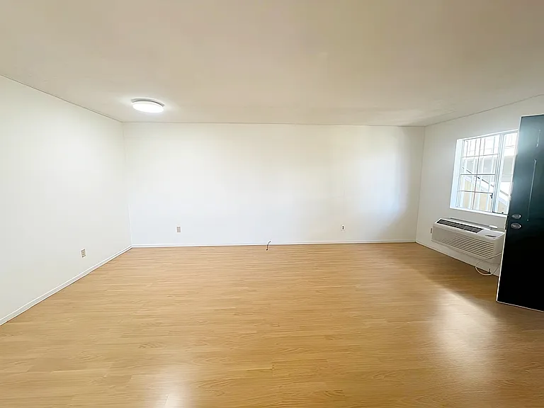 3963 Melrose Ave #1 — Photo 3