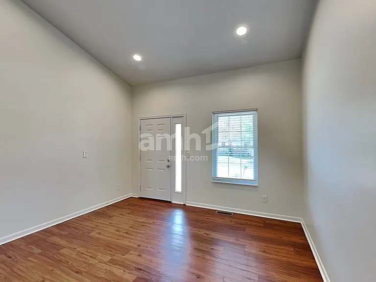 2211 Siesta Dr — Photo 5