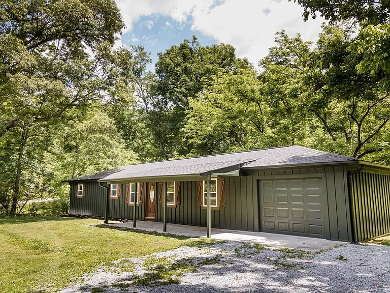 10716 Dallas Hollow Rd — Photo 1