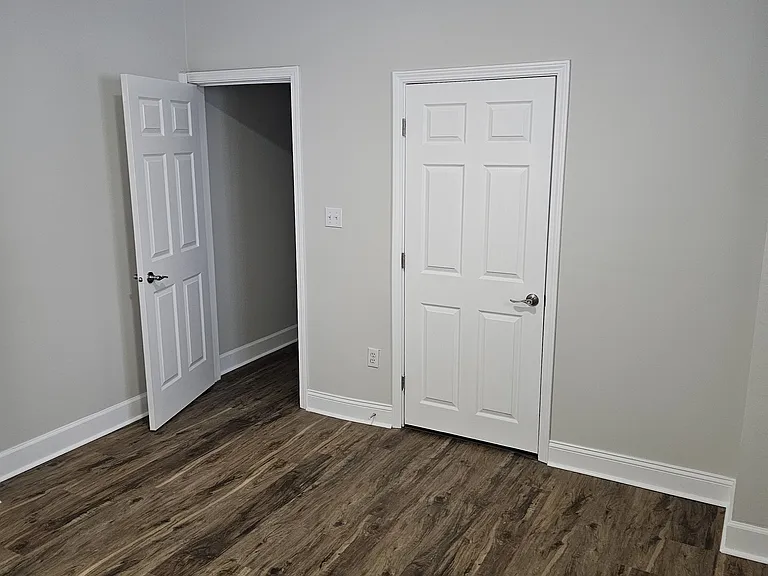 2033 Carrollton Ave — Photo 14