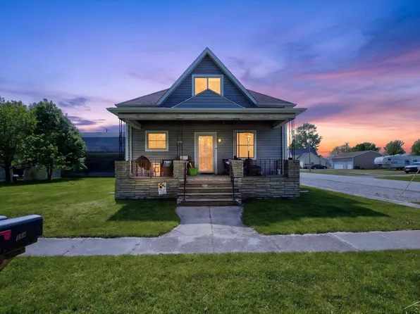 304 5th St, Sebewaing, MI 48759
