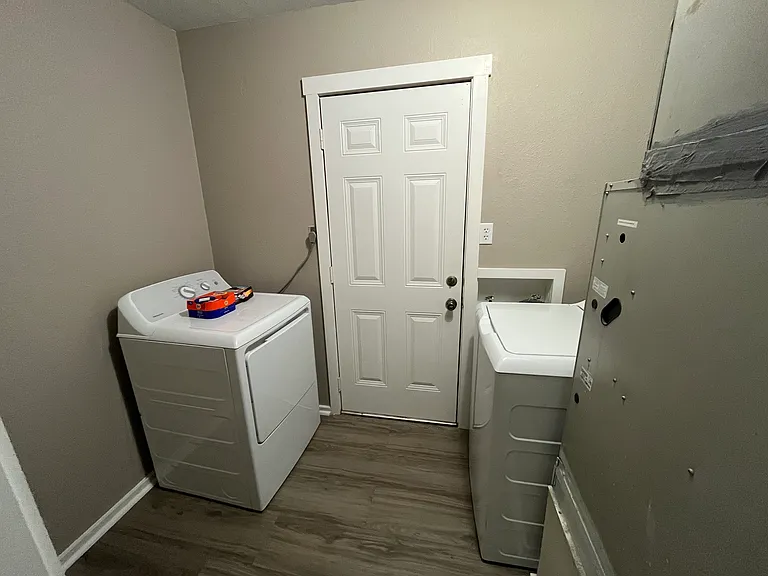 606 Walnut Cir — Photo 15