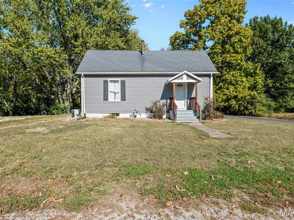 901 Bunker Hill Rd, Staunton, IL 62088