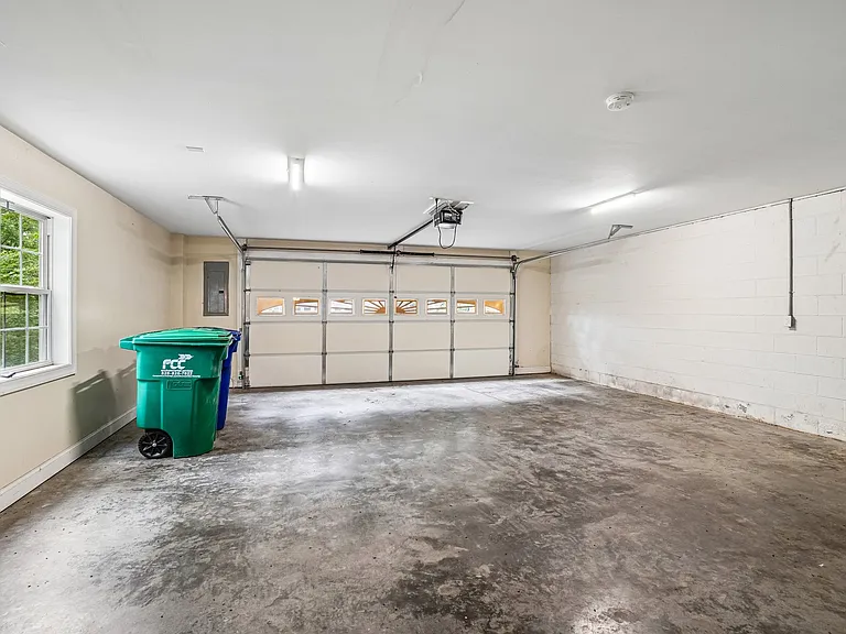 166 Mount Royal Dr — Photo 23