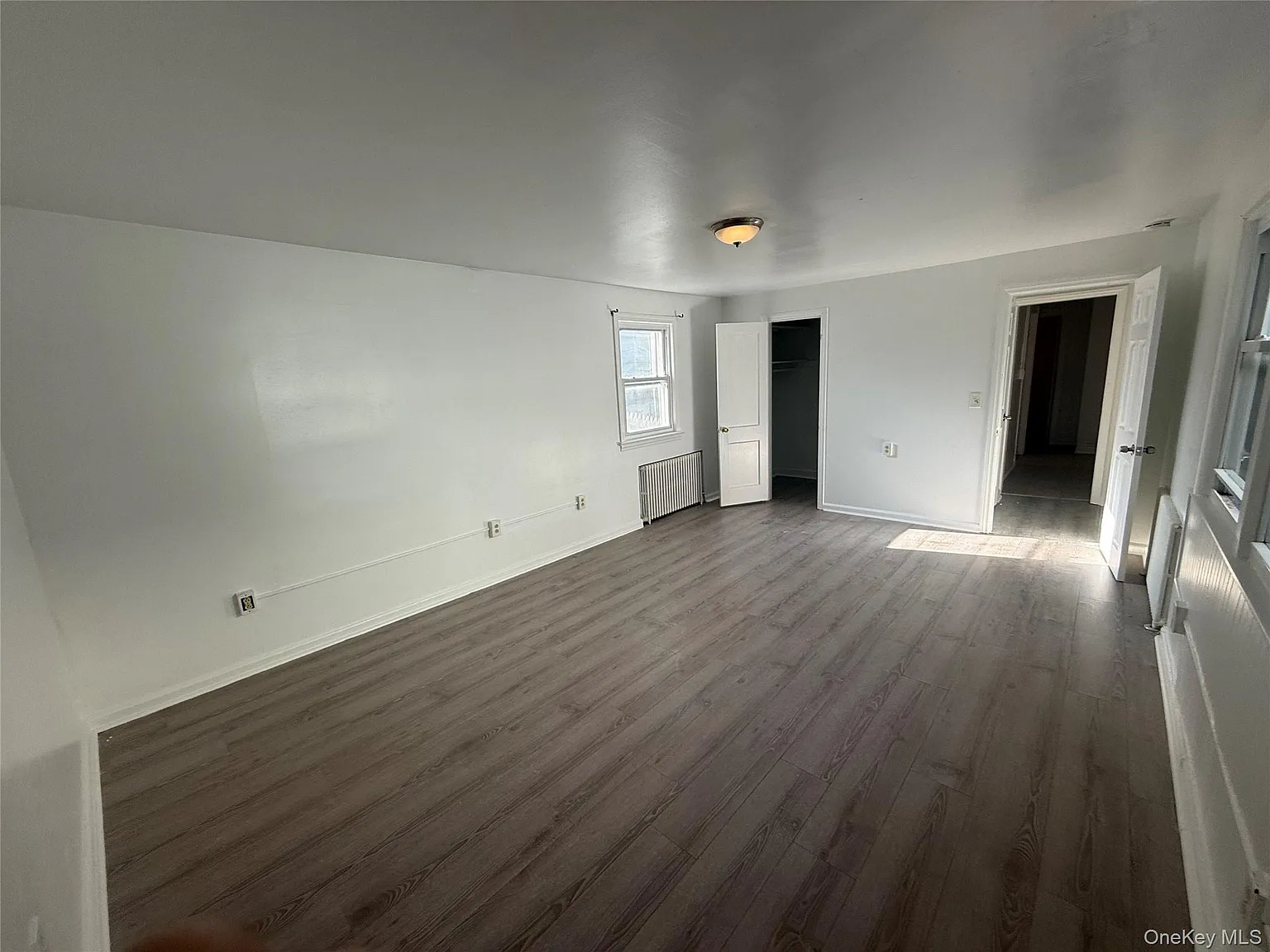 3 bed, 1.0 bath, 1899 sqft, $2,500 — Photo 4