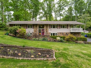 1052 W Outer Dr, Oak Ridge, TN 37830