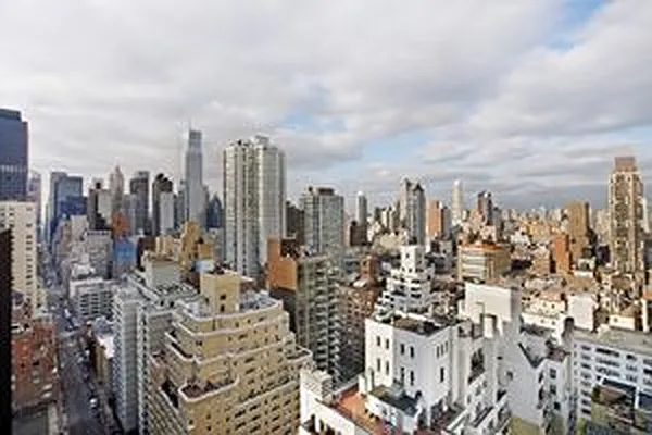 Sold by Douglas Elliman | media 27