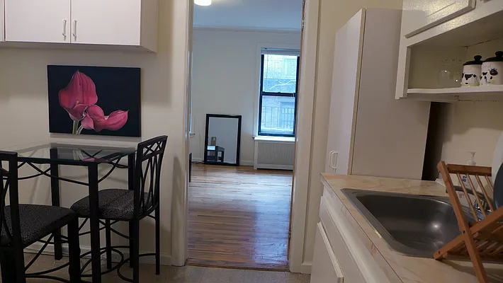 Rented by Avenues Real Estate | media 12