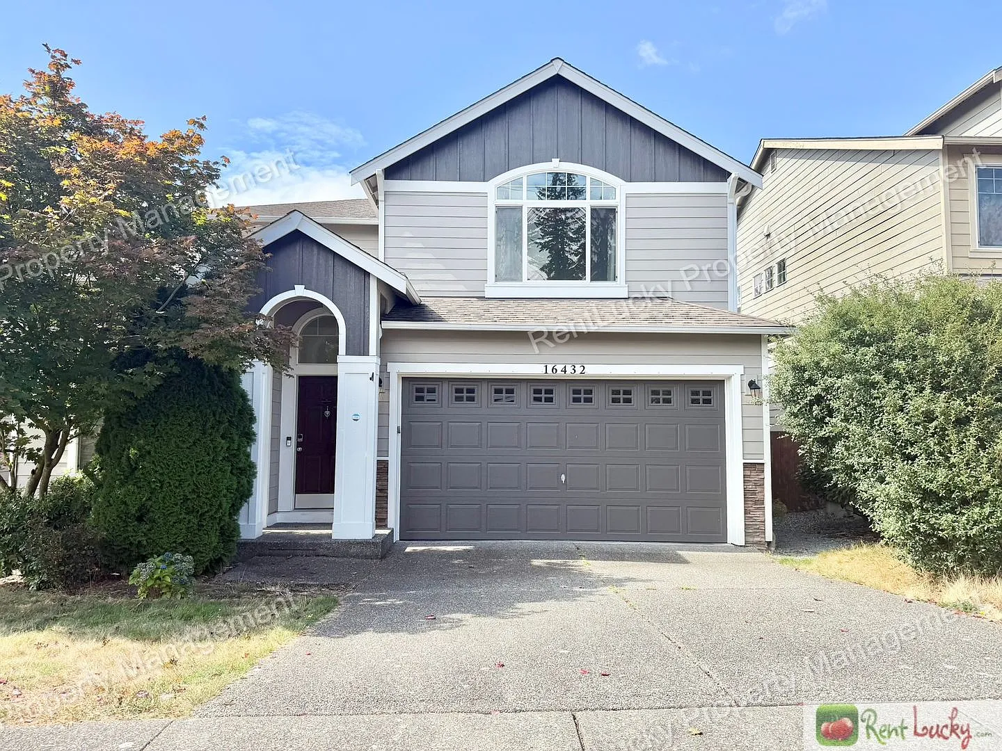Fantastic 5 Bedroom in Bothell w/ Modern Kitchen and Bonus Area! — Photo 1