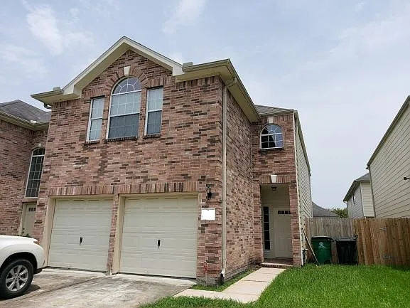 822 Forest Thicket Ln — Photo 1