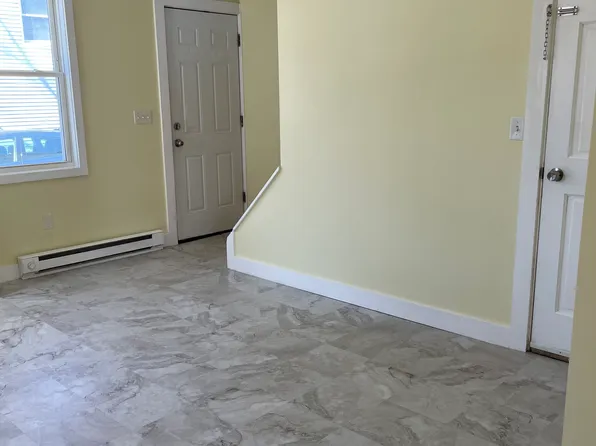 9 W Main St #11, Baltic, CT 06330