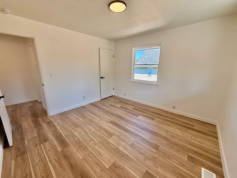 5611 N 48th St #A — Photo 12