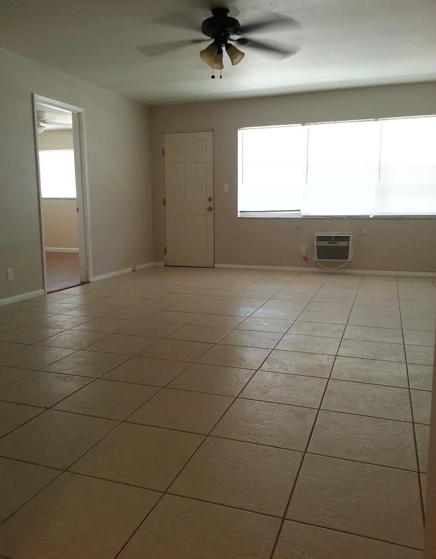 2520 NE 11th Court — Photo 4