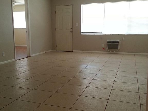 4th image of 2520 NE 11th Ct