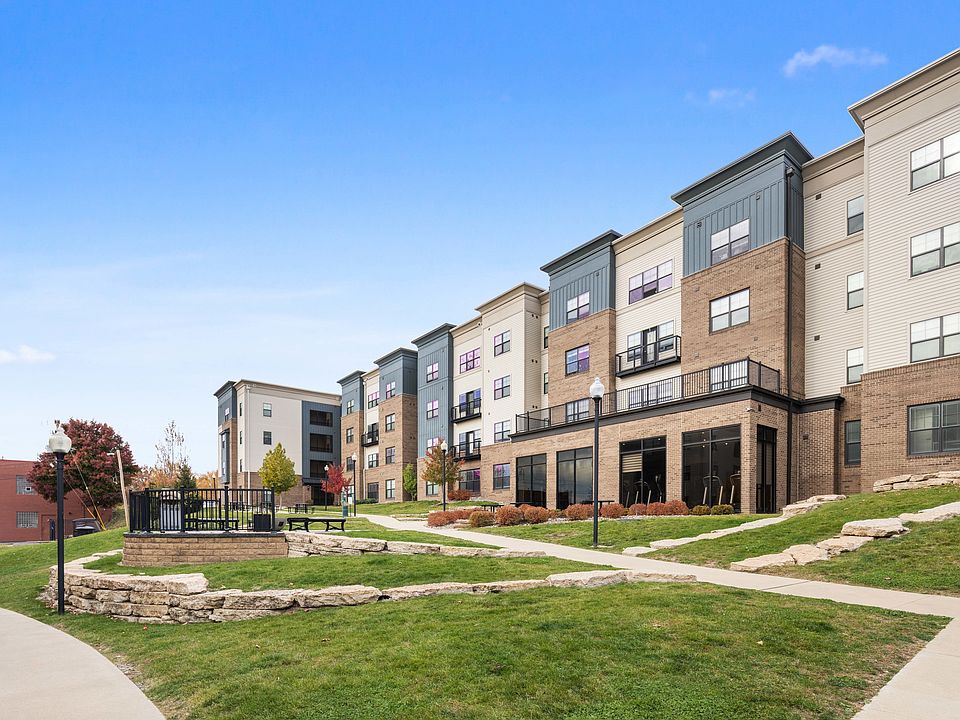University Edge Youngstown - 2022 update-15