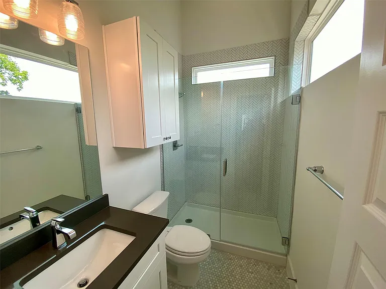 2500 Sweeney Ln #B — Photo 12
