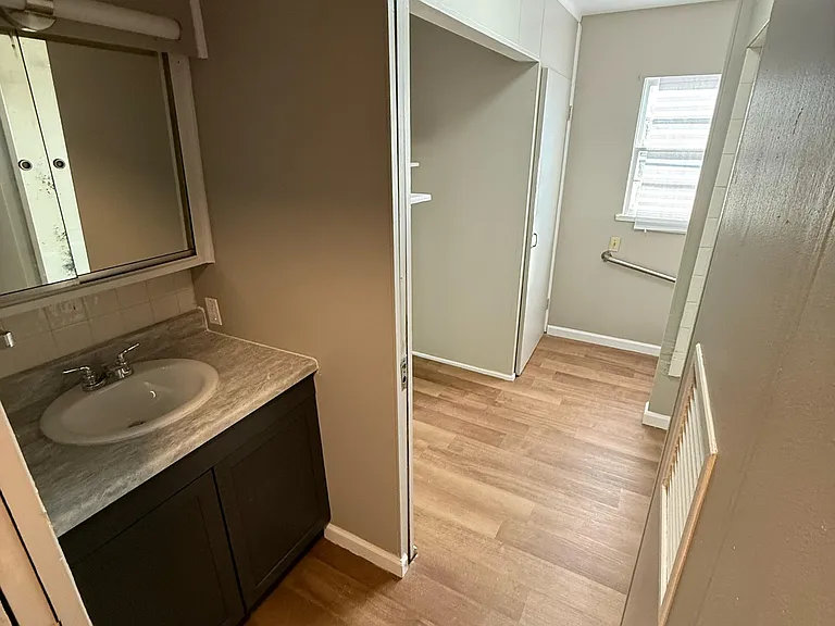 2719 S Fairfield St — Photo 4