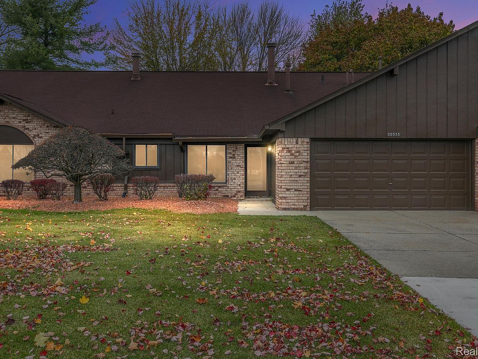 1st image of 38533 Palm Meadow Dr