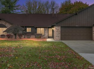 38533 Palm Meadow Dr, Clinton Township, MI 48036