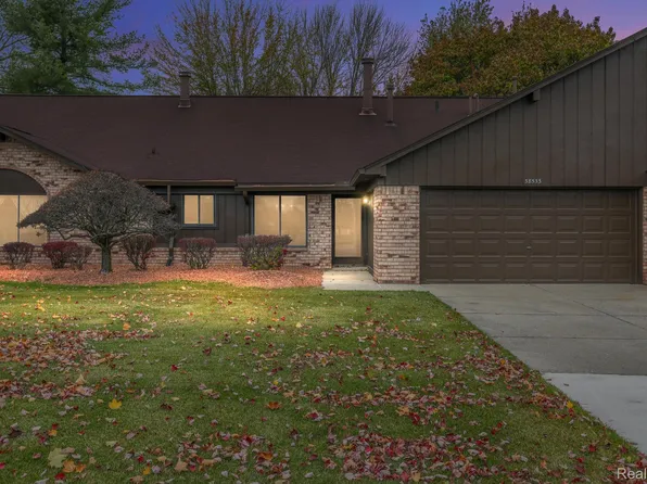 38533 Palm Meadow Dr, Clinton Township, MI 48036