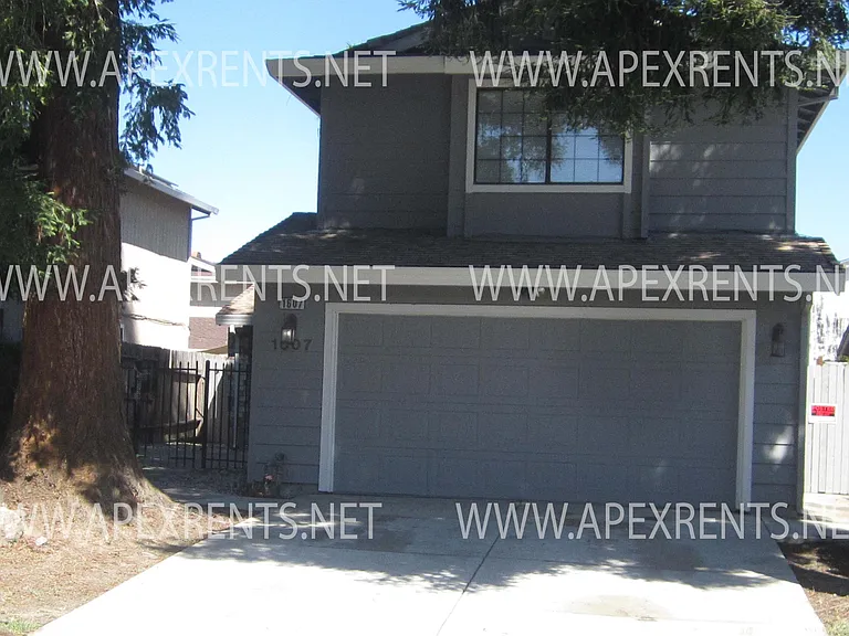 1607 Vallarta Cir — Photo 1