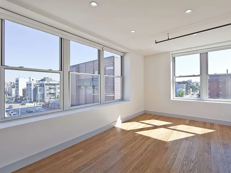 347 Lorimer St #6A — Photo 3