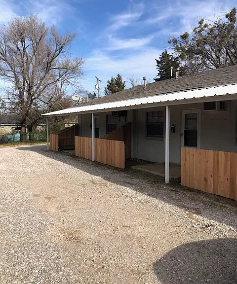 411 E Beech St — Photo 2