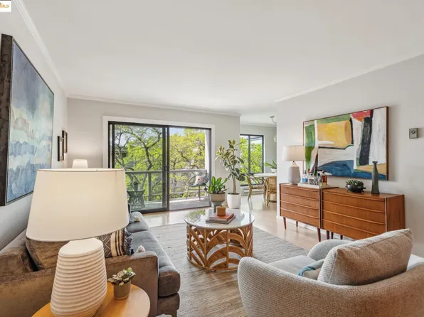 9 Commodore Dr #A404, Emeryville, CA 94608