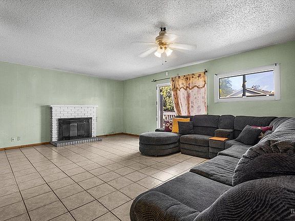 3rd image of 2615 Mohawk Street