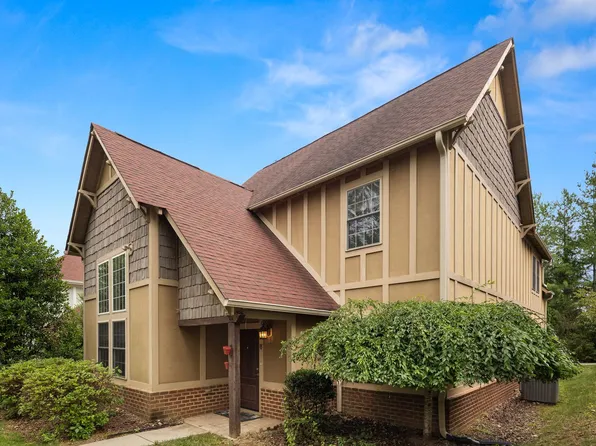 8 Trafalgar Cir, Asheville, NC 28805