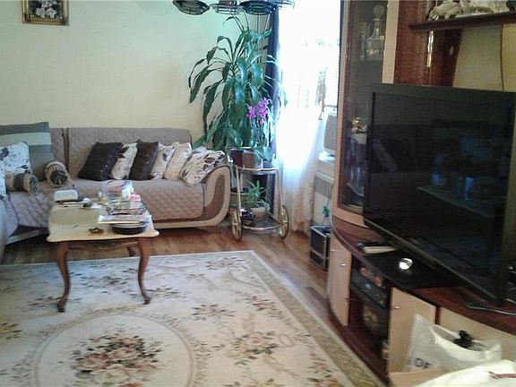 2nd image of 2555 Batchelder St APT 6B