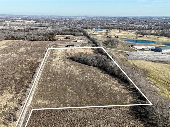39906 E White Rd, Oak Grove, MO 64075