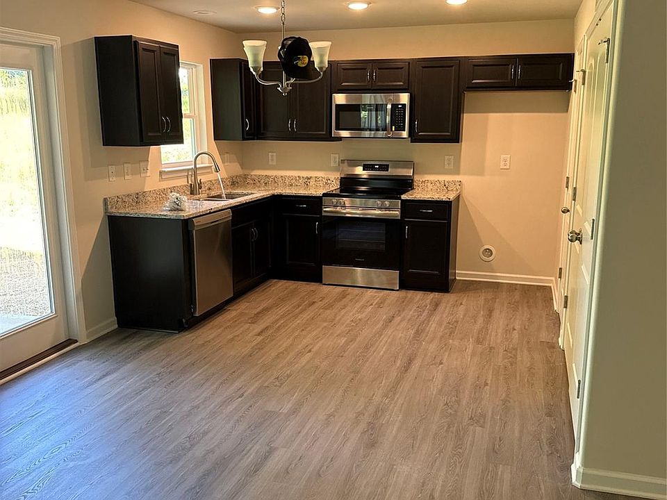 2nd image of 504 Miller St