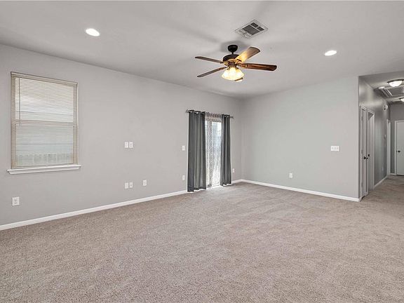 5th image of 251 Pearl Way